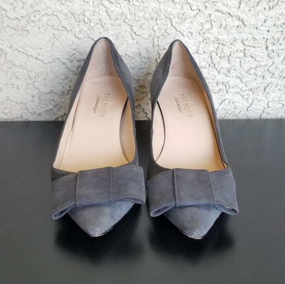 TALBOTS SUEDE DAHLIA BOW HEELS - Picture 2 of 7